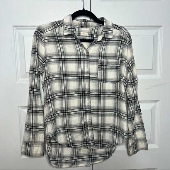 Hollister Tops - Hollister Plaid Flannel Button-Up Shirt | Size S | Black & Cream | 100% Cotton